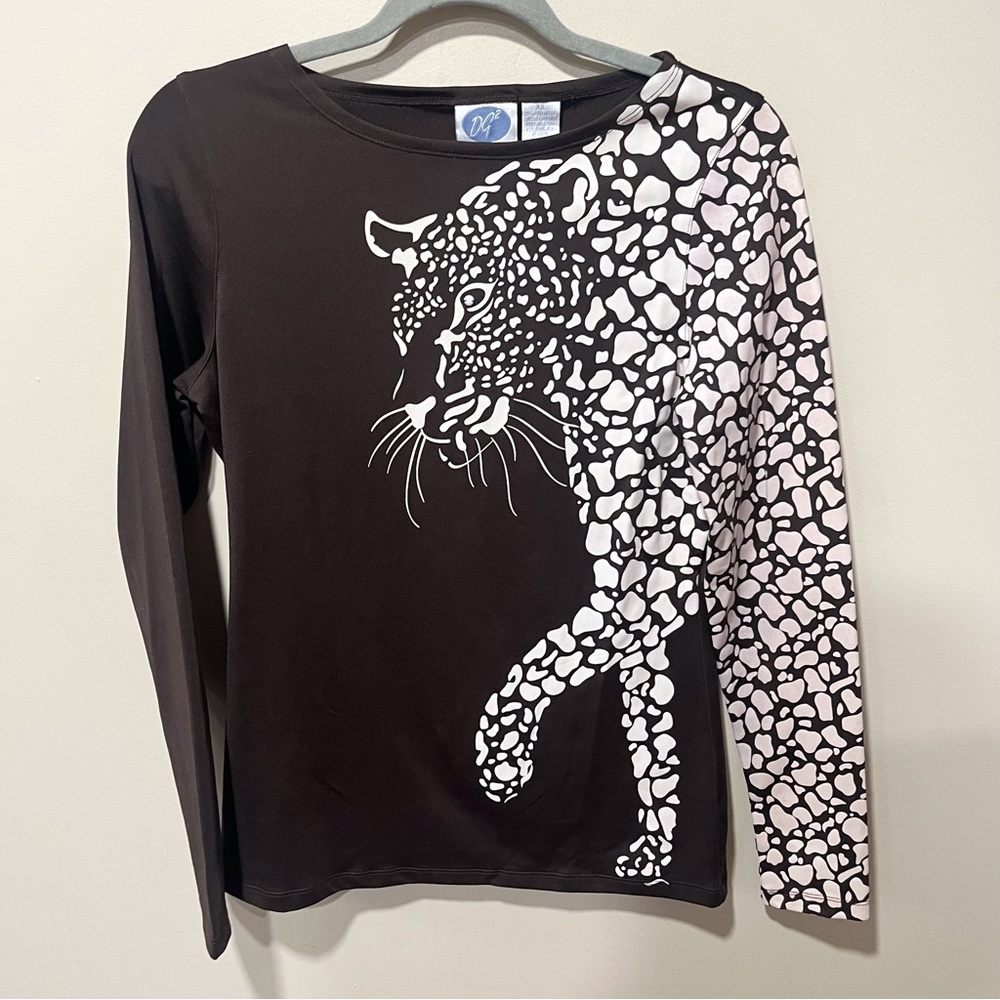 DG2 by DIANE GILMAN Brown and White Leopard Cheetah Long Sleeve Tee